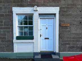 Pretty Ground Cottage in Comrie